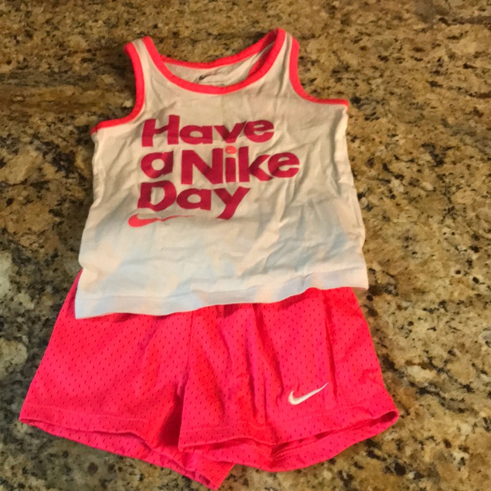 2pc Nike set. 2t toddler girls